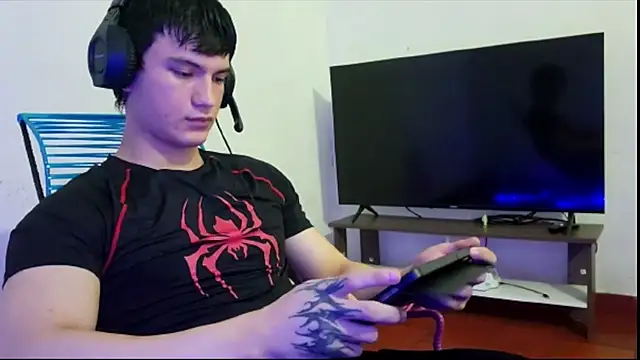 ErickWalton online show from November 2025 04:49:02 AM