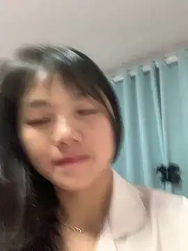 Emlyly-18 online show from October 2025 08:22:02 PM