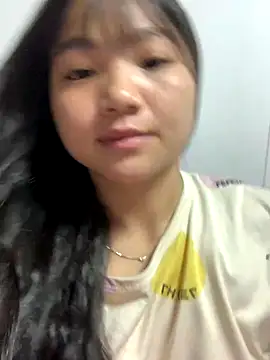 Emlyly-18 online show from September 2025 05:51:01 PM