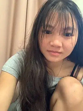 Emlyly-18 online show from October 2025 01:29:02 AM