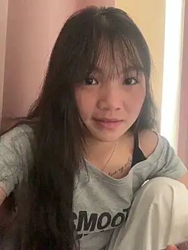 Emlyly-18 online show from September 2025 06:19:01 AM