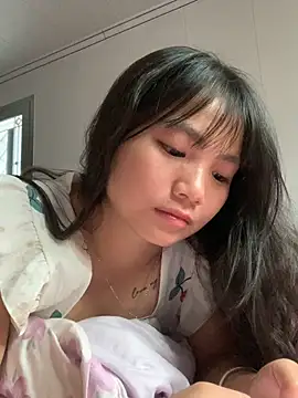 Emlyly-18 online show from September 2025 02:18:02 AM