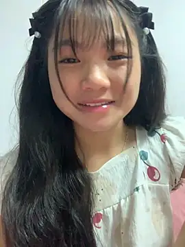 Emlyly-18 online show from September 2025 12:50:01 AM