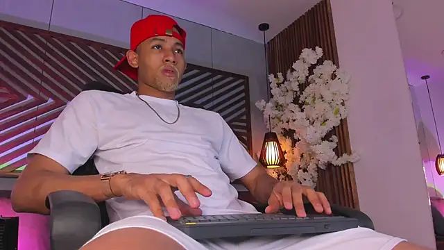 B Wild online show from November 2025 03:49:02 AM