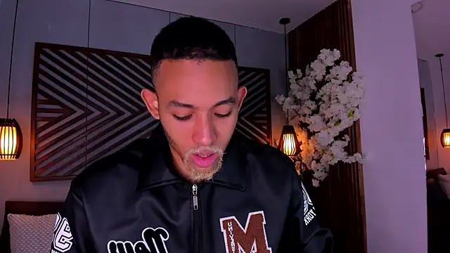 B Wild online show from November 2025 03:34:01 AM