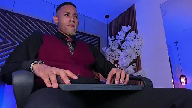 B Wild online show from December 2025 03:55:02 AM