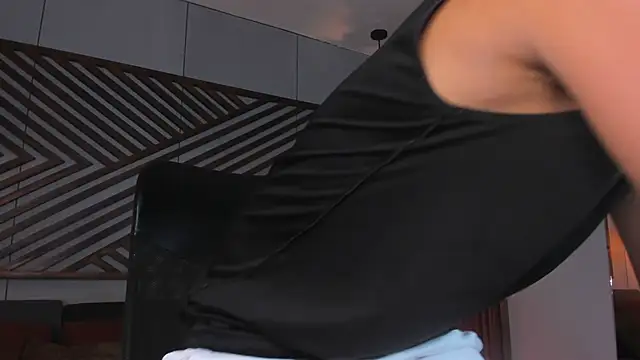 B Wild online show from April 2026 04:06:01 AM