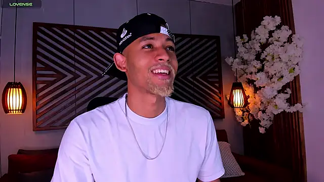 B Wild online show from November 2025 03:10:02 AM