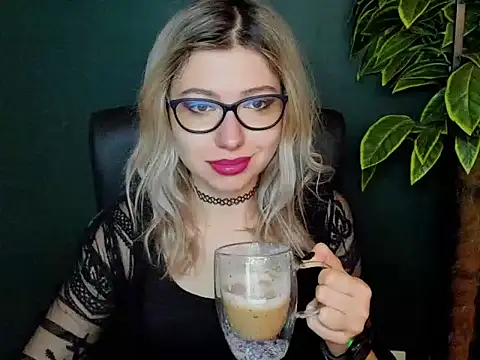 loveHeidi online show from December 2025 05:31:02 AM