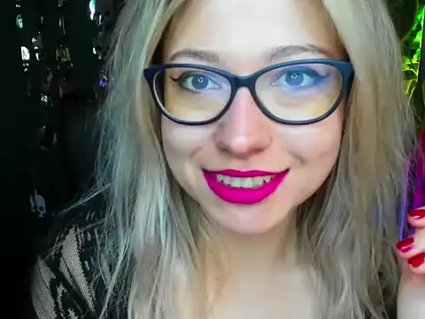 Snapshot of loveHeidi chatting on October 2025 04:44:02 AM loveHeidi online show from October 2025 04:44:02 AM
