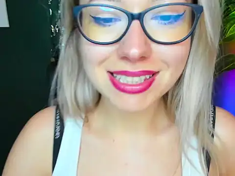 loveHeidi online show from October 2025 09:19:02 AM