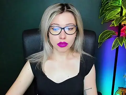 loveHeidi online show from November 2025 07:24:01 AM