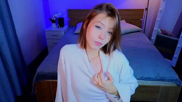 Snapshot of LumMina chatting on December 2025 10:03:02 AM LumMina online show from December 2025 10:03:02 AM