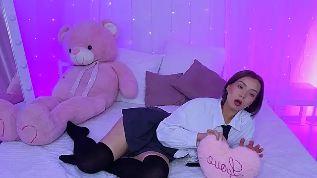 LumMina online show from September 2025 10:04:01 AM