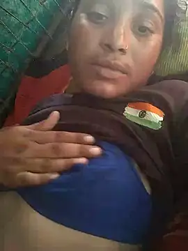 Snapshot of Hot_cupal chatting on September 2025 06:03:01 AM Hot cupal online show from September 2025 06:03:01 AM