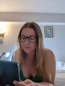 Snapshot of story_of_sarah chatting on May 2026 07:17:01 PM story of sarah online show from May 2026 07:17:01 PM
