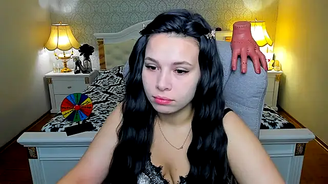 Snapshot of OmniaSher chatting on November 2025 10:27:02 AM OmniaSher online show from November 2025 10:27:02 AM