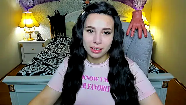 Snapshot of OmniaSher chatting on November 2025 10:18:02 AM OmniaSher online show from November 2025 10:18:02 AM