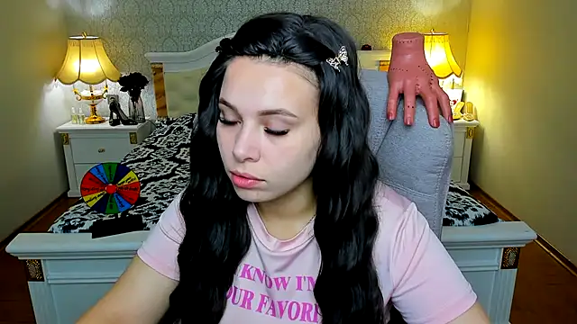 Snapshot of OmniaSher chatting on November 2025 10:30:01 AM OmniaSher online show from November 2025 10:30:01 AM