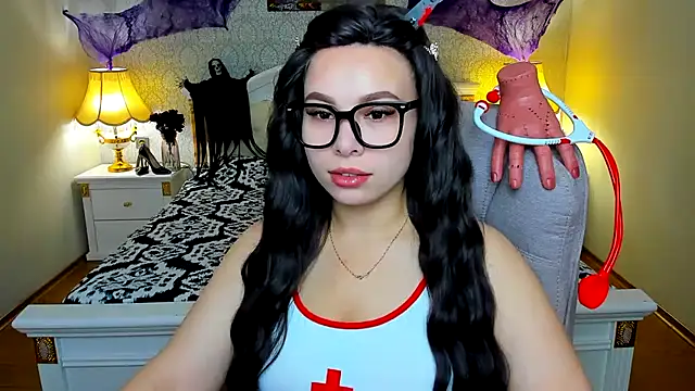 Snapshot of OmniaSher chatting on October 2025 10:57:01 AM OmniaSher online show from October 2025 10:57:01 AM