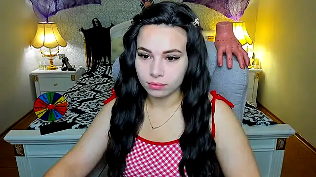 Snapshot of OmniaSher chatting on November 2025 10:41:02 AM OmniaSher online show from November 2025 10:41:02 AM