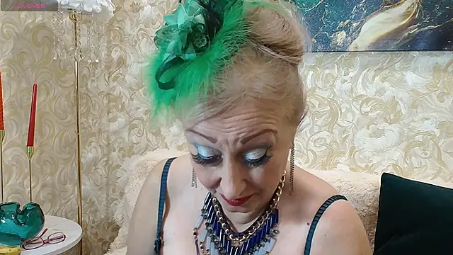  Sara  Smith  online show from October 2025 07:07:02 AM