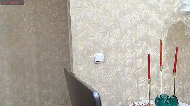  Sara  Smith  online show from November 2025 12:31:02 PM