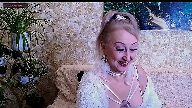  Sara  Smith  online show from February 2026 11:01:02 AM