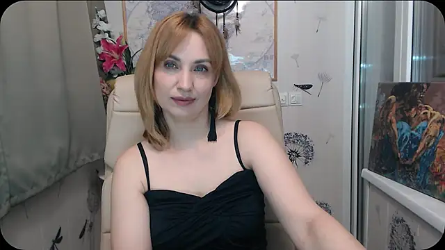 Snapshot of KatrinAlluring chatting on April 2026 05:03:01 AM KatrinAlluring online show from April 2026 05:03:01 AM