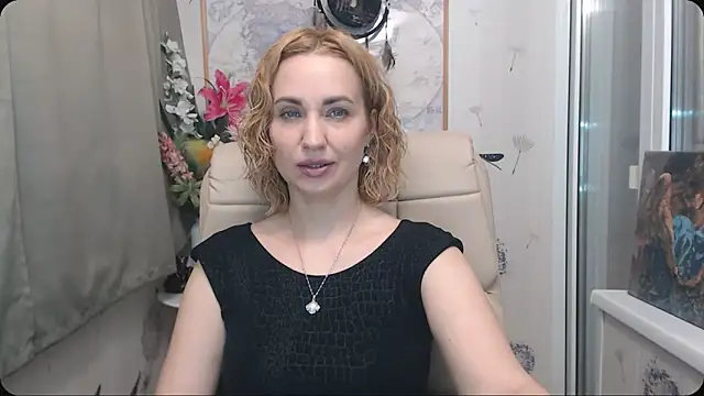 Snapshot of KatrinAlluring chatting on November 2025 04:27:02 AM KatrinAlluring online show from November 2025 04:27:02 AM