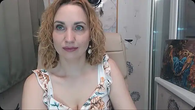 Snapshot of KatrinAlluring chatting on January 2026 04:41:02 AM KatrinAlluring online show from January 2026 04:41:02 AM