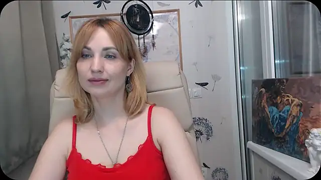 Snapshot of KatrinAlluring chatting on April 2026 05:42:01 AM KatrinAlluring online show from April 2026 05:42:01 AM