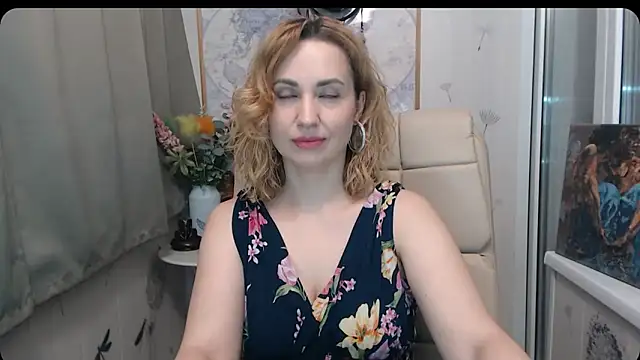 Snapshot of KatrinAlluring chatting on February 2026 05:05:02 AM KatrinAlluring online show from February 2026 05:05:02 AM