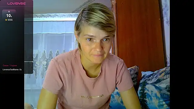 Snapshot of SaraSnow_ chatting on September 2025 06:03:01 PM SaraSnow  online show from September 2025 06:03:01 PM