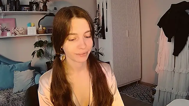 Snapshot of Yoka_paradoXXX chatting on May 2026 12:46:02 PM Yoka paradoXXX online show from May 2026 12:46:02 PM