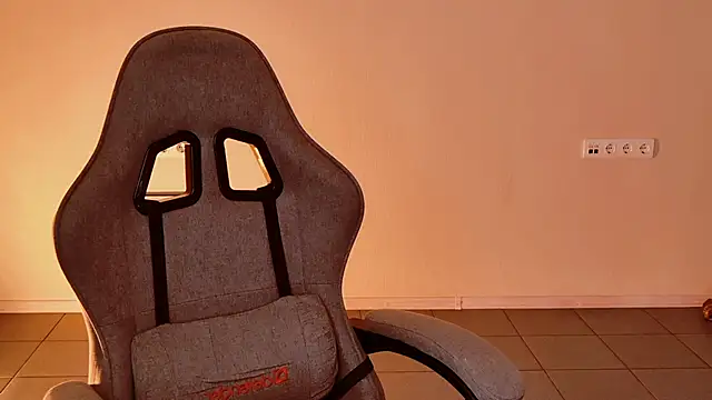 Snapshot of Yoka_paradoXXX chatting on February 2026 09:06:01 AM Yoka paradoXXX online show from February 2026 09:06:01 AM