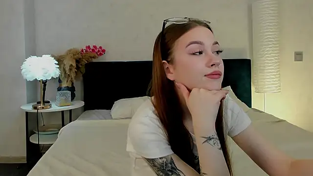 Dolly Gleam online show from September 2025 02:18:02 AM