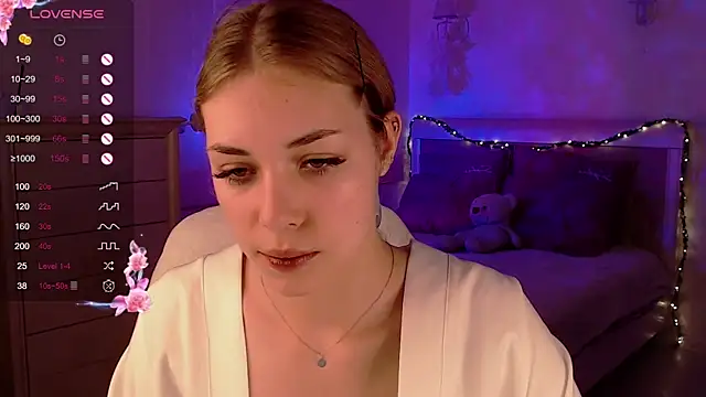 Snapshot of Leila_Vanilla chatting on October 2025 04:30:02 PM Leila Vanilla online show from October 2025 04:30:02 PM