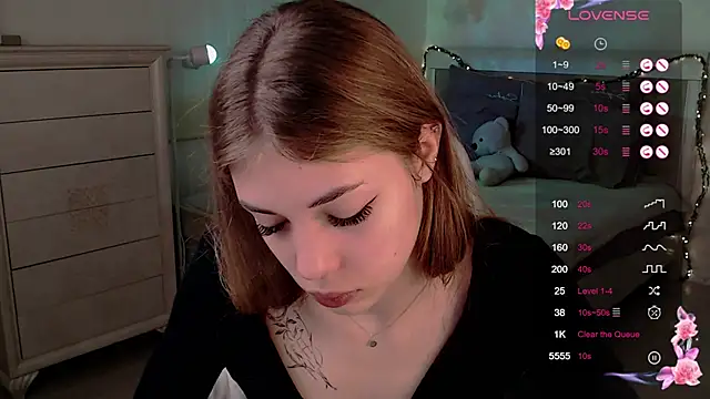 Leila Vanilla online show from November 2025 01:21:01 AM