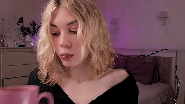 Leila Vanilla online show from February 2026 05:15:01 AM