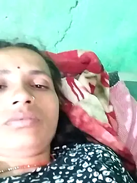 KIRTI12 HOT online show from November 2025 08:40:02 PM