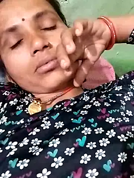 KIRTI12 HOT online show from October 2025 05:09:02 PM