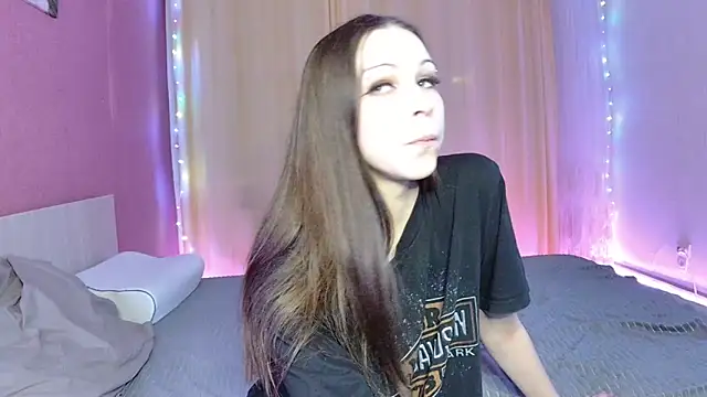 AsahyKourr online show from December 2025 12:33:02 PM