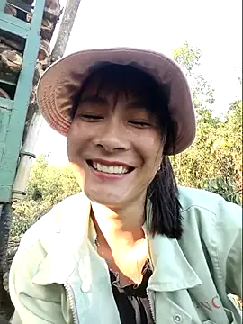 Snapshot of Yumyum_kiw chatting on October 2025 09:00:01 AM Yumyum kiw online show from October 2025 09:00:01 AM