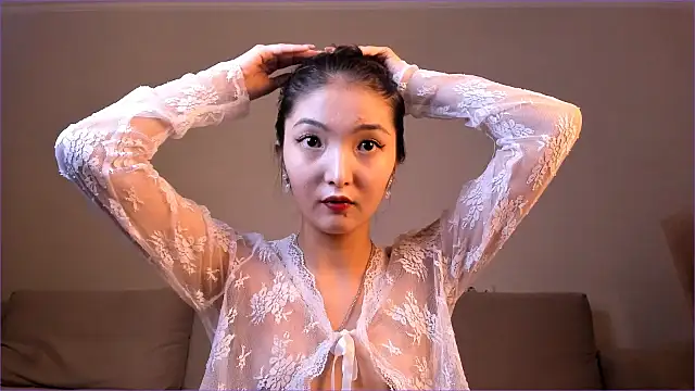 Snapshot of nooniemoon chatting on October 2025 02:27:02 AM nooniemoon online show from October 2025 02:27:02 AM
