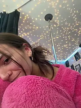 Snapshot of icy_pisces chatting on December 2025 07:47:01 AM icy pisces online show from December 2025 07:47:01 AM