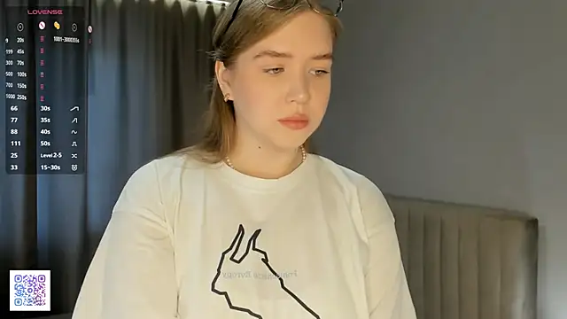 AlinaSollman online show from September 2025 04:40:01 AM