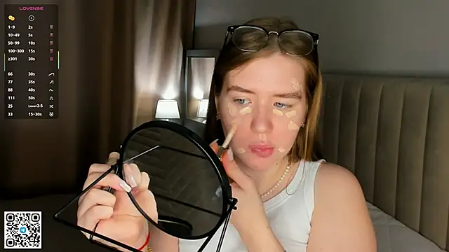 AlinaSollman online show from October 2025 04:12:02 AM