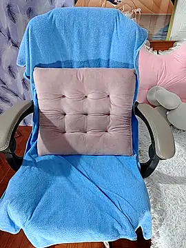 Snapshot of LadyMaiMai chatting on December 2025 08:38:01 AM LadyMaiMai online show from December 2025 08:38:01 AM