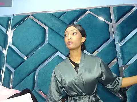 Snapshot of Lea_Sweetly chatting on October 2025 01:10:01 PM Lea Sweetly online show from October 2025 01:10:01 PM